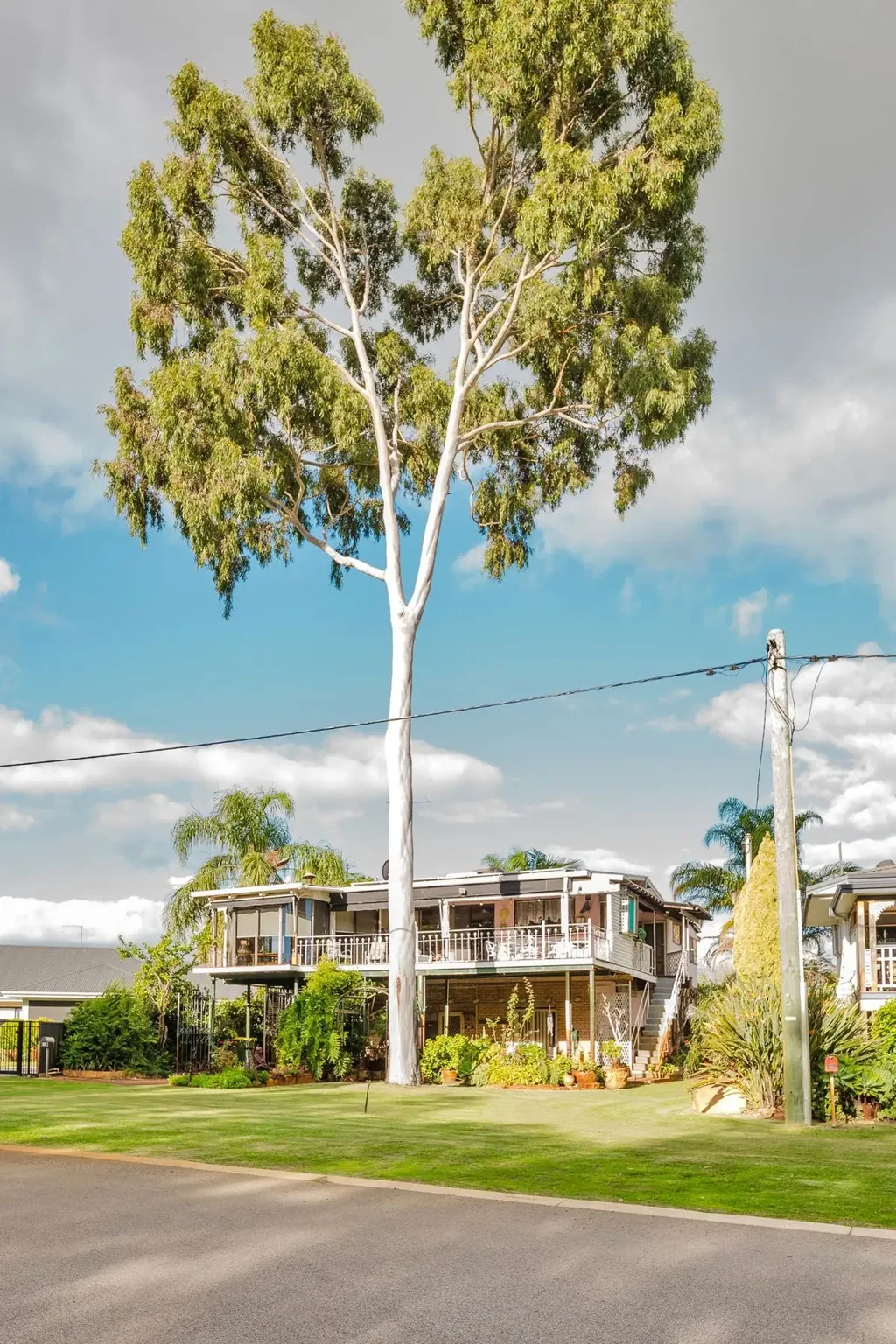 10 RAVENSWOOD ROAD, Ravenswood, WA 6208