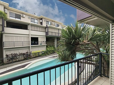 Woree 2Kwarto Second floor pool view - single level unit - City Waters