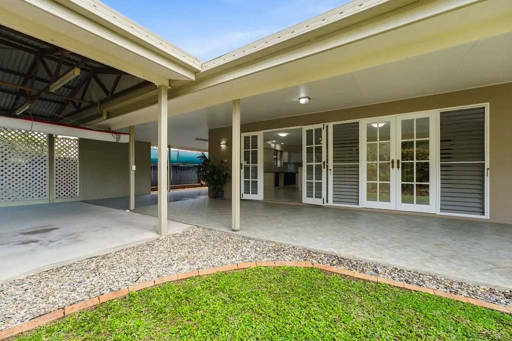 Kewarra Beach 4 Slaapkamer A Home Framed by Mountains, Gardens and Possibility