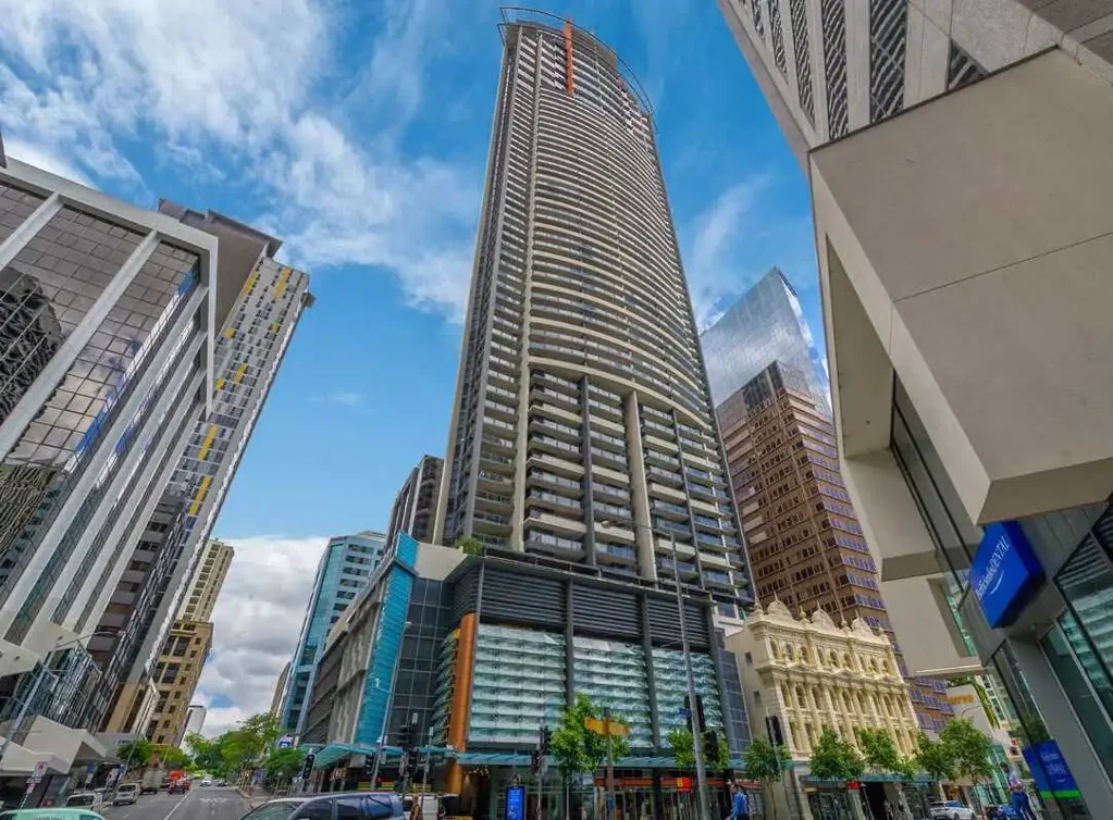 TWO BEDROOM UNFURNISHED  APARTMENT WITH AMAZING VIEWS!