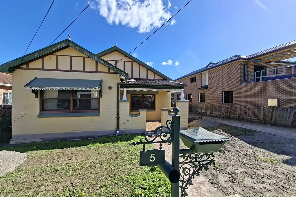 Spacious Family Home in a Convenient Auburn Location