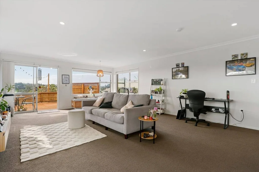Judea 2Moenga Elevated, Easy Living with Urban Views