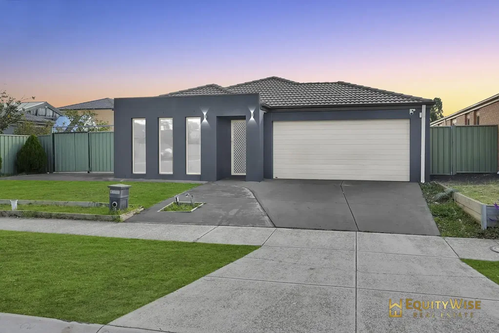 Wyndham Vale 4ห้องนอน 2 living,, Master Dual Robes , Solar, Laundry Storage, Study Room Setup, Cameras, Pergola, Outdoor Concrete slab, ducted heating & cooling