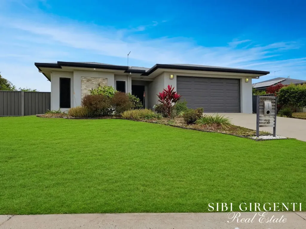 Mareeba 4 Bedroom The Perfect Balance of Comfort and a big back yard