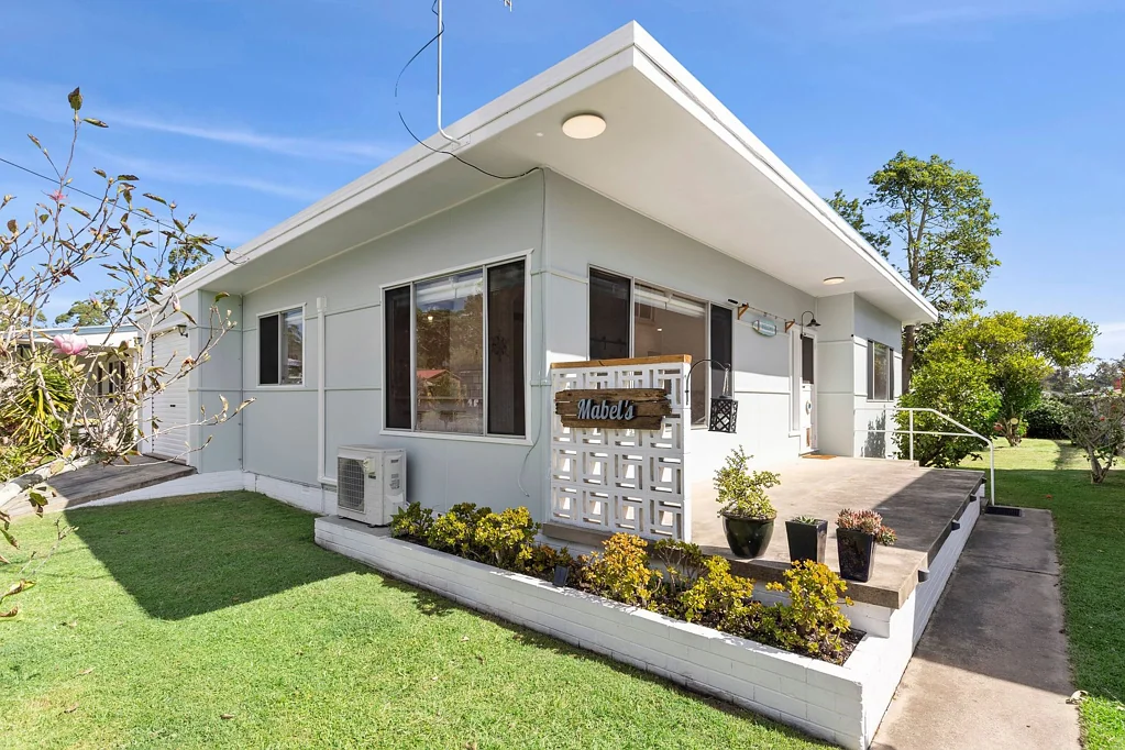 13 Carroll Avenue, Lake Conjola, NSW 2539