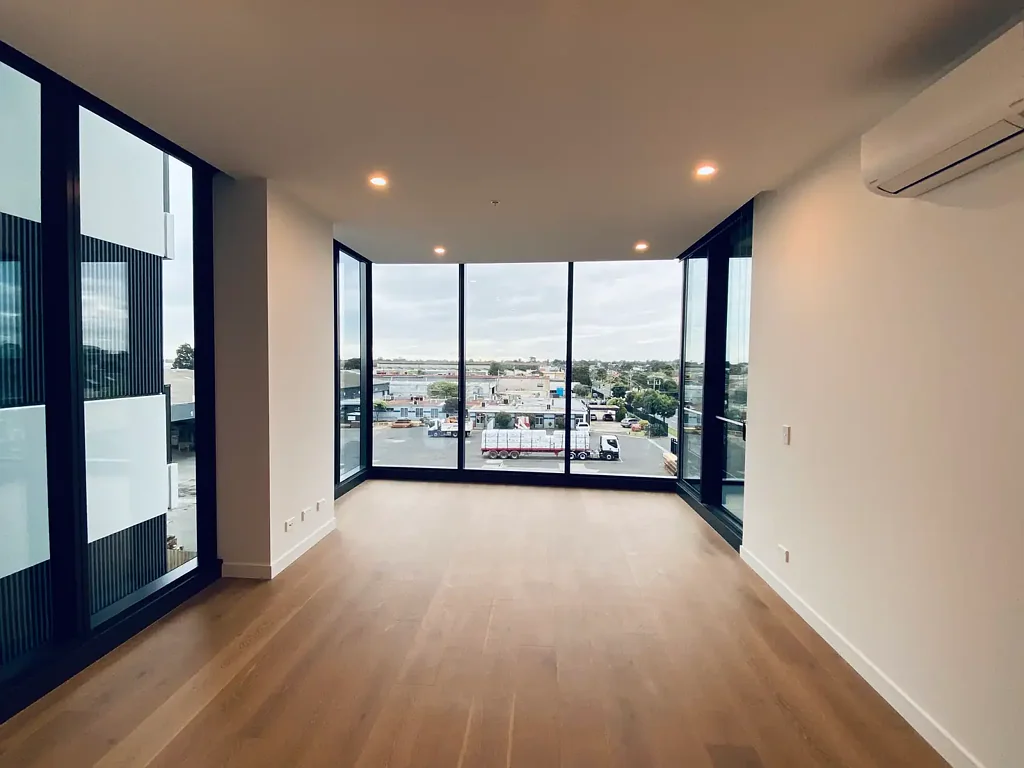 Sophisticated, Contemporary Living in Clayton South