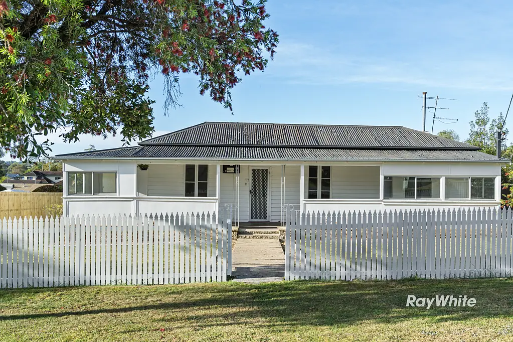 11 Shore Street, Moruya, NSW 2537