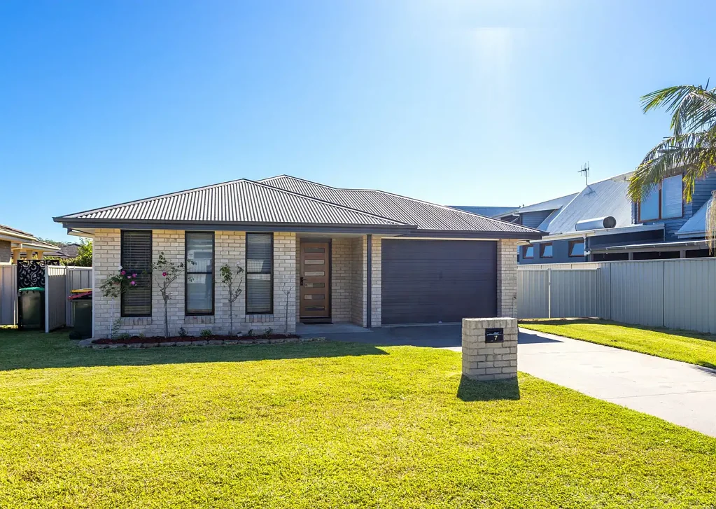 7 Flagtail Avenue, Old Bar, NSW 2430
