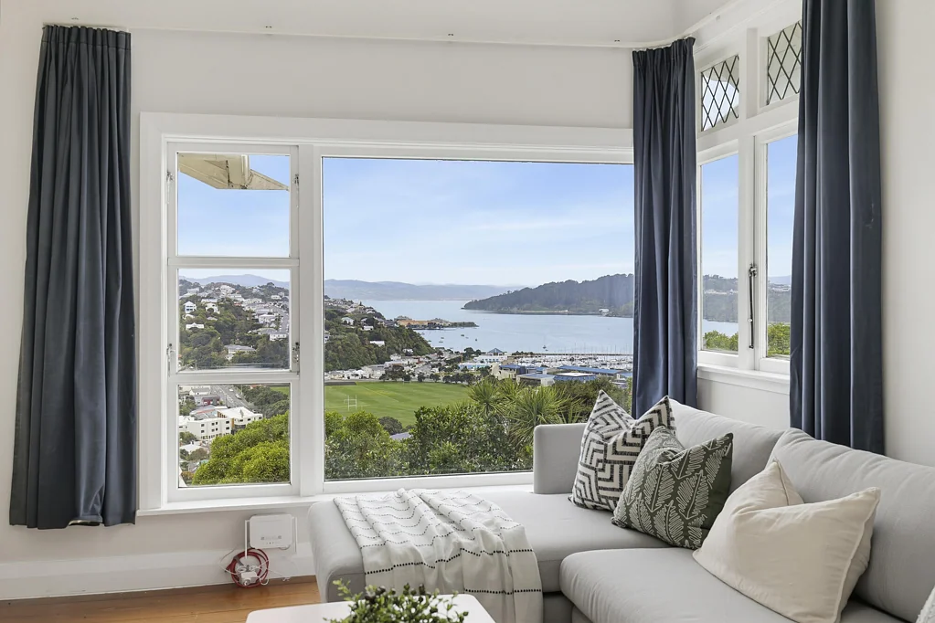 Kilbirnie 4房  SUN, VIEWS & INCOME
