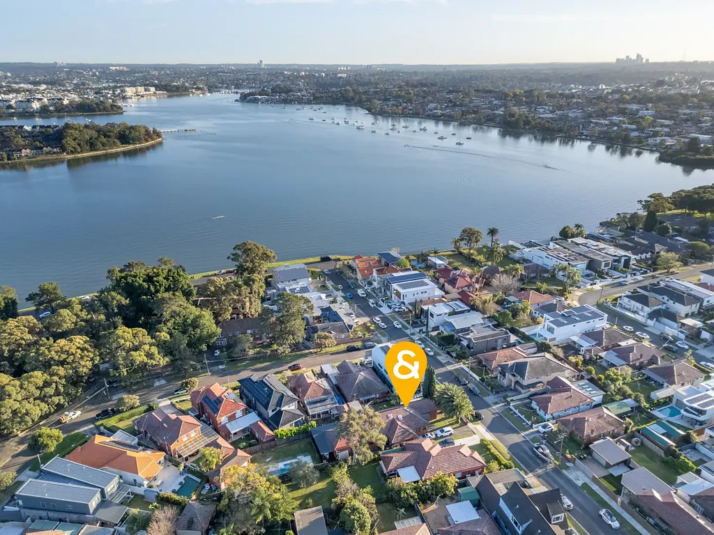 Five Dock 5ਬੈੱਡਰੂਮ Rare Five Dock Offering - 866sqm, 15.24mtr frontage with Water View Potential