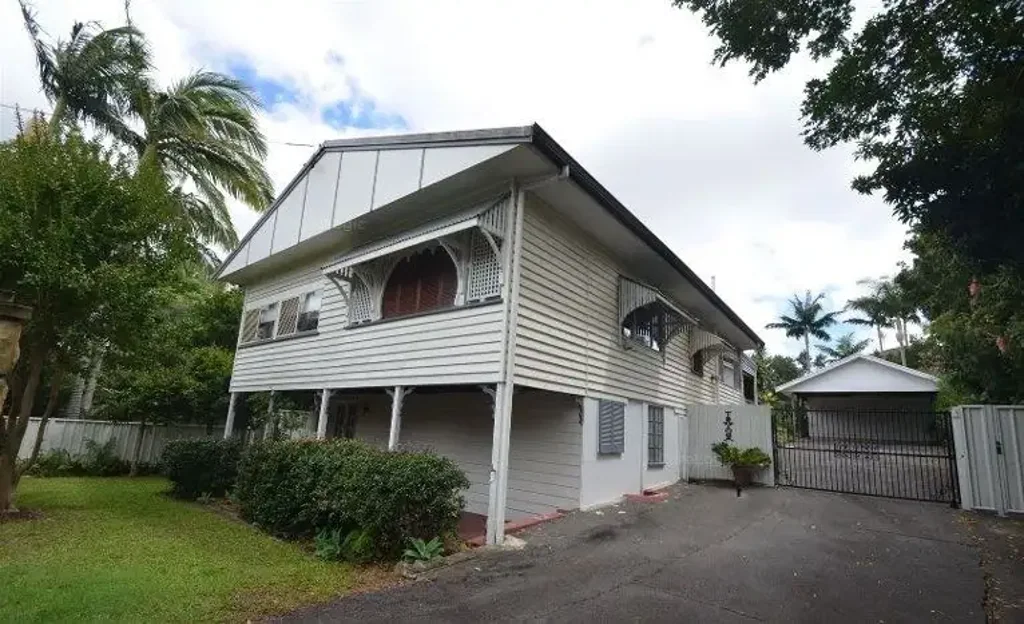 Charming Coastal Living in the Heart of Southport