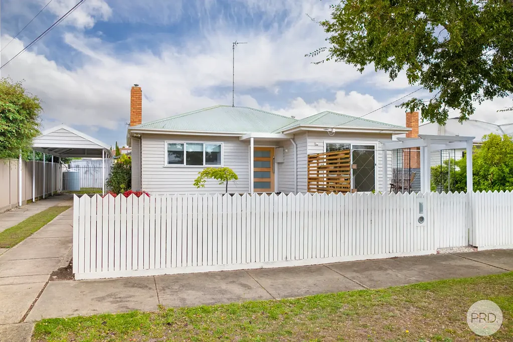 17 Linden Avenue, Wendouree, VIC 3355