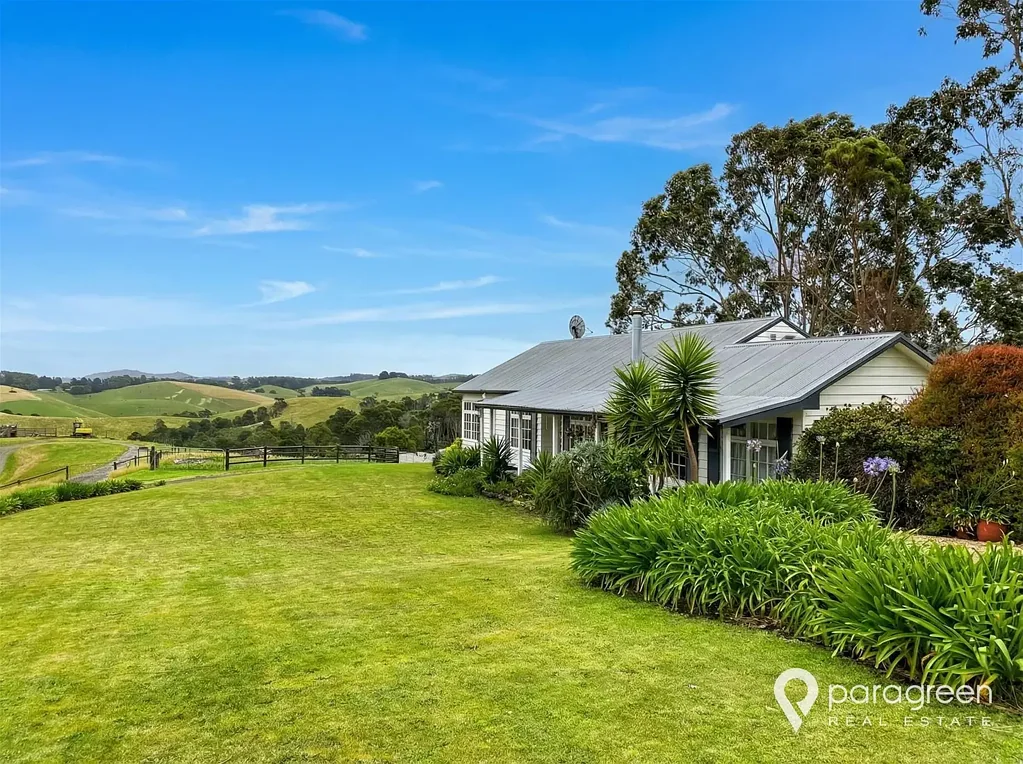 Foster 3 Slaapkamer Panoramic Views and Country Charm at 'Findlatree Cottage'
