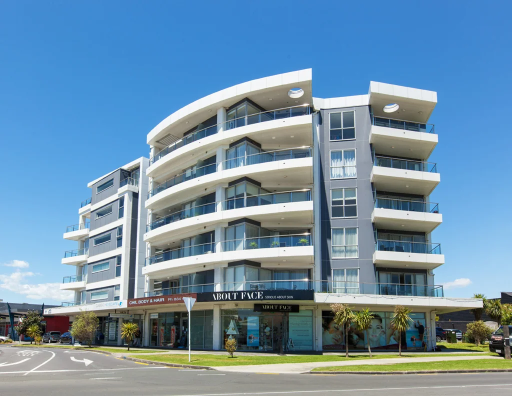 Te Atatu Peninsula High-Profile Corner Retail/Office Te Atatu South