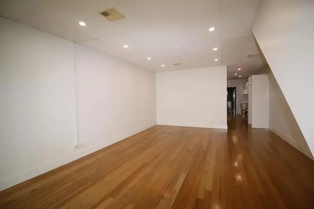 Great sized 2 bedrooms on ground level