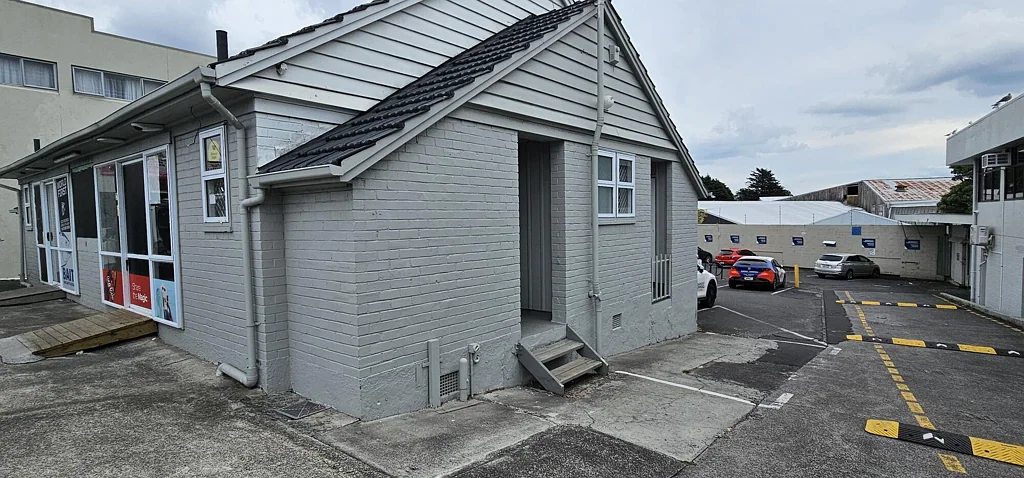 Otahuhu Retail gem - Where visibility meets versatility