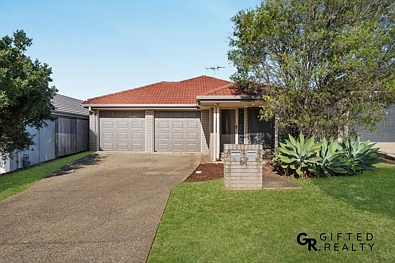 Griffin 4 Bedroom Two Homes, One Smart Investment - Hidden Gem in Griffin