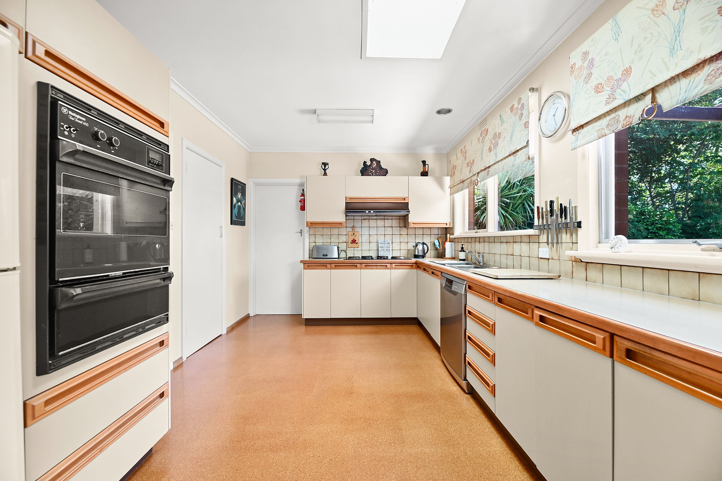 18 LAURA GR, MOUNT WAVERLEY VIC 3149, 0 Bedrooms, 0 Bathrooms, House