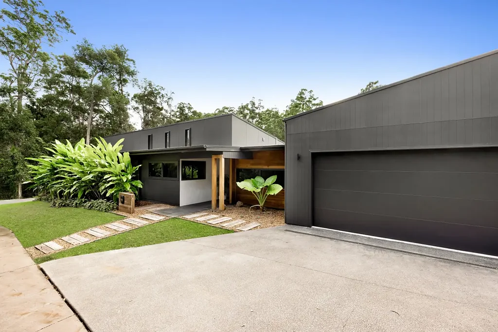 Palmview 4ਬੈੱਡਰੂਮ Luxury Acreage Living with Pool, Shed & Rainforest Backdrop