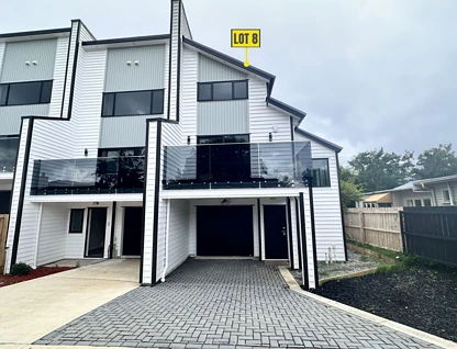 8/18 Hutchinsons Road, Bucklands Beach, Manukau City, Auckland, 3房, 3浴, 独立屋