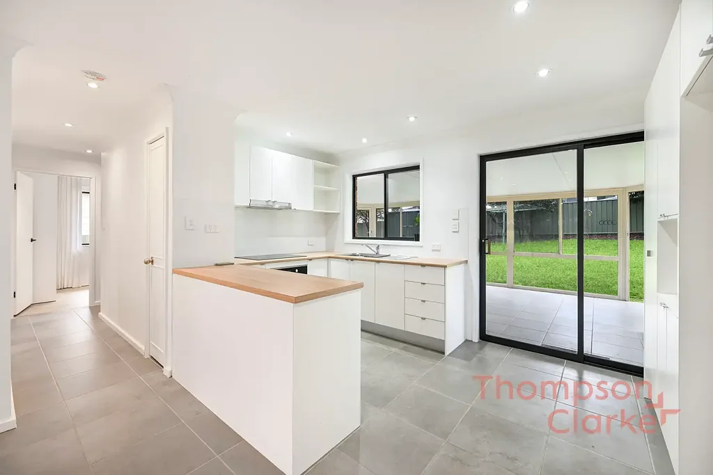 8 Yeoman Avenue, Metford, NSW 2323
