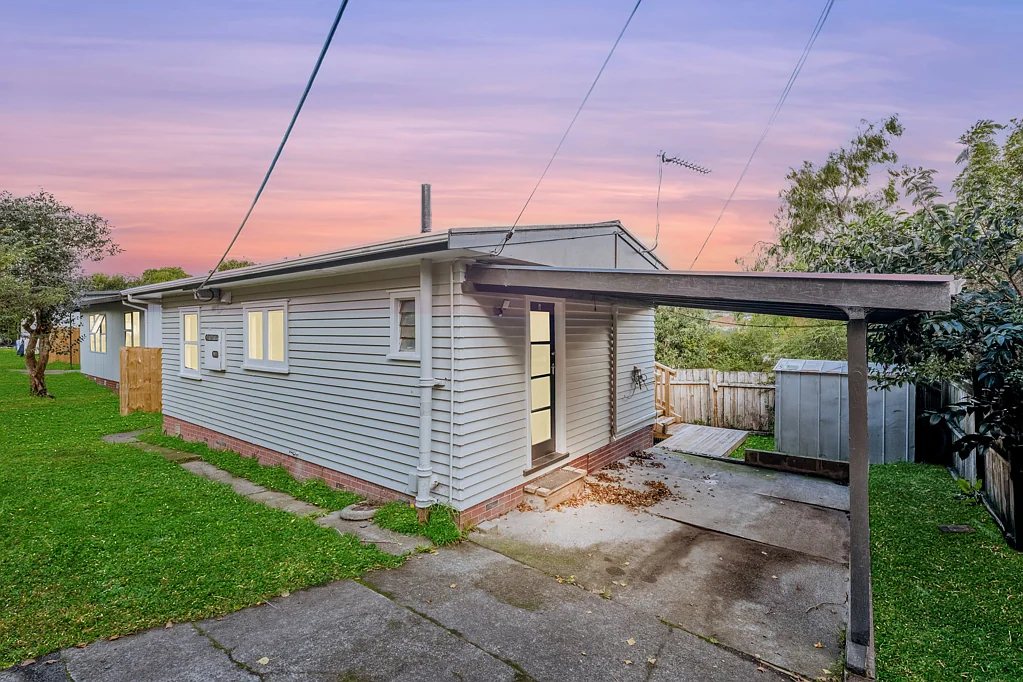 Henderson 2 Bedroom Urgent Sale -  MAKE AN OFFER.