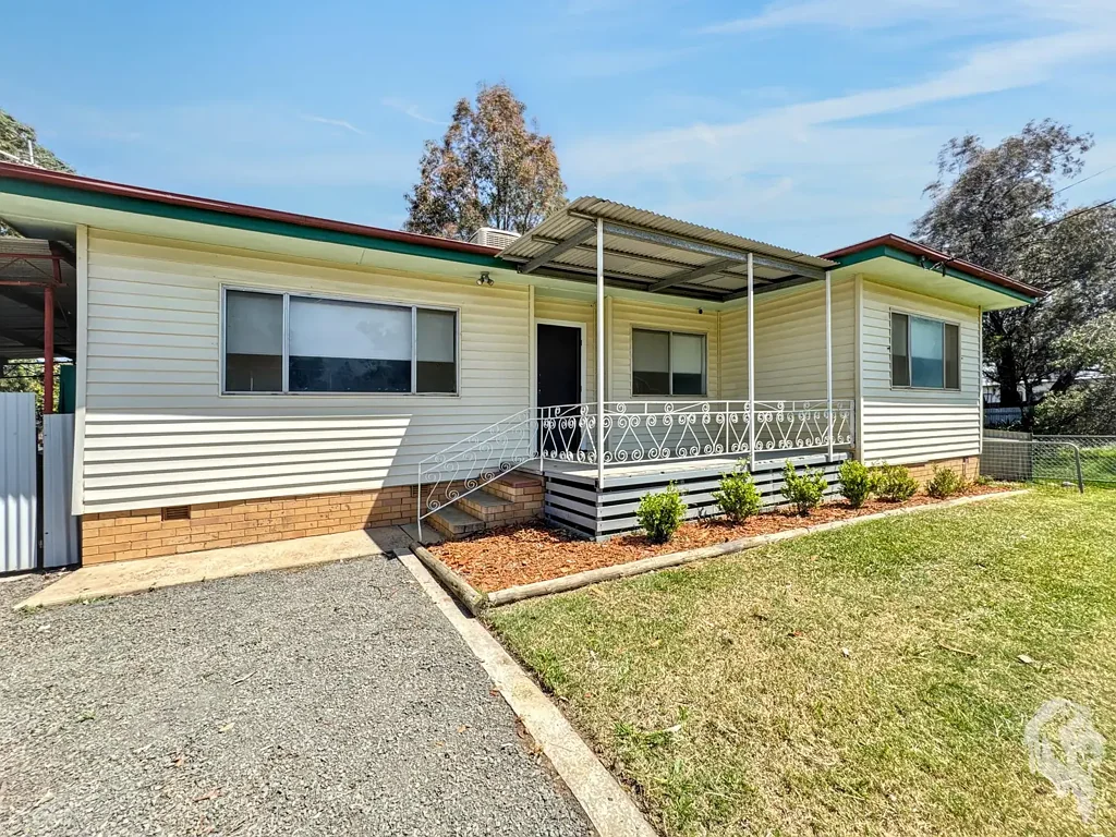 11 Charles Street, Wee Waa, NSW 2388