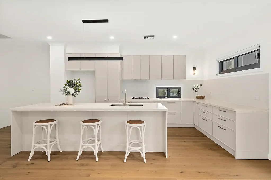 Bowral 2침실 "Gibraltar Views" - Contemporary Living with Quality Throughout

SOLD
3-$1,030,000
4-$1,100,000
7-$1,160,000
8-$1,000,000
10-$950,000