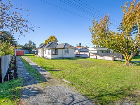 Southbridge 3部屋 Unlock the Potential of This 1019m2 Delight
