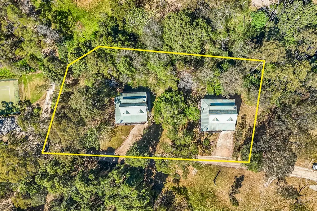 Bandon Grove 6 Slaapkamer Wake Up to Birdsongs, Treetops and Endless Possibilities: Two Homes with Double the Opportunity