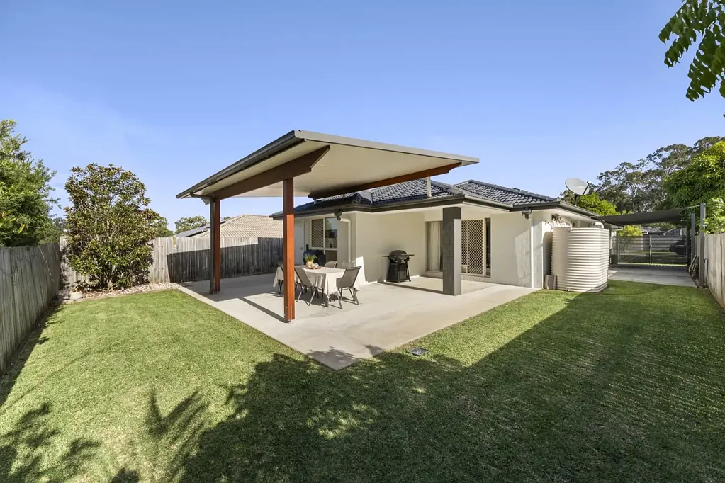 Warner 4Moenga Quiet Cul-De-Sac Living with Solar, Side Access & Multiple Living Areas