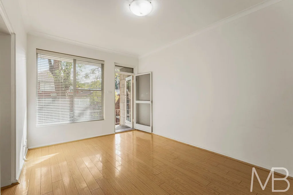 Quiet Unit In Convenient Location