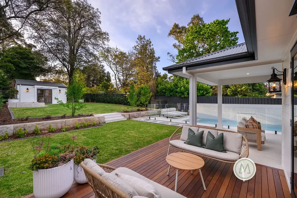 Glenbrook 4房 在这座精致的住宅中享受轻松奢华的家庭生活！ RELAXED & LUXURIOUS FAMILY LIVING WITHIN THIS SOPHISTICATED RESIDENCE!