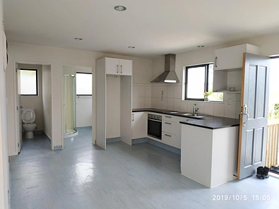 2 BEDROOMS IN Pakuranga Height