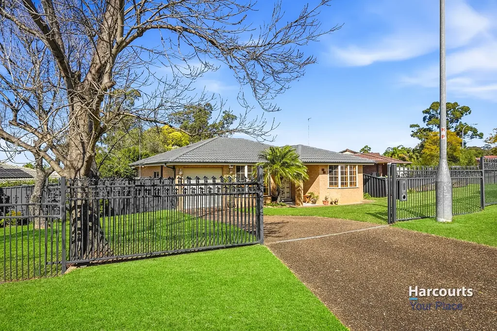 Hassall Grove 3房 一个让您引以为傲的家！ 3 Bedroom Brick House Featuring Teenage Retreat!