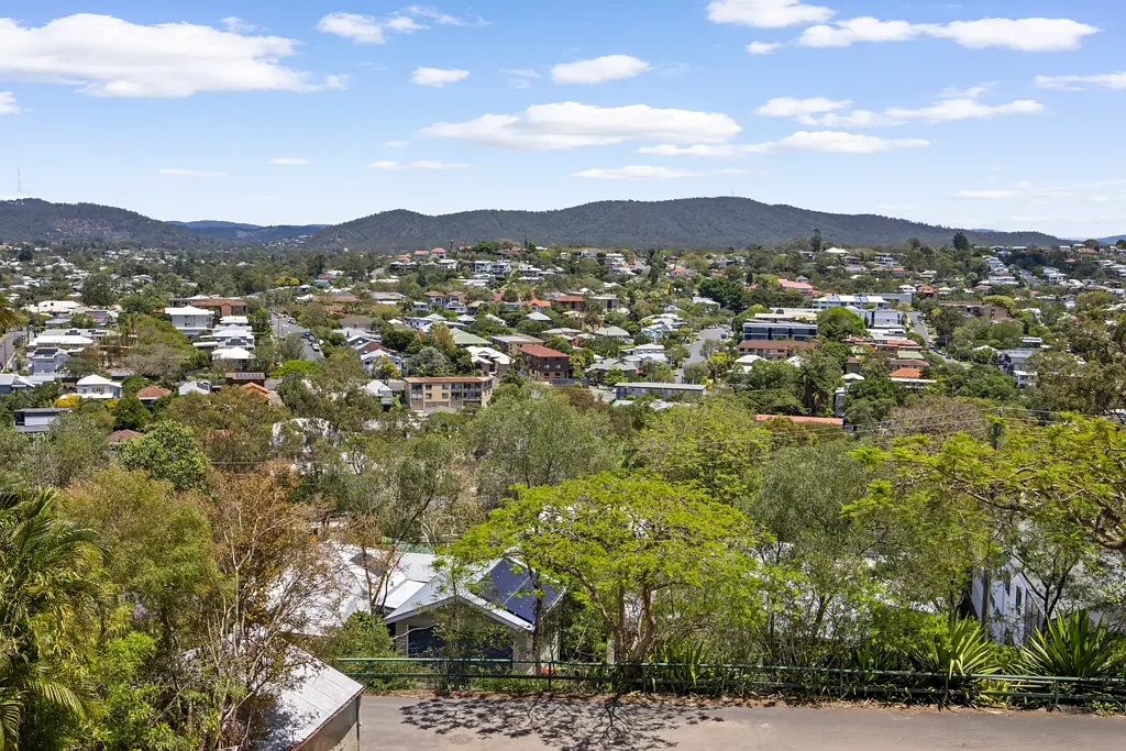 Newmarket A Rare Opportunity to Build on Prestigious Wilston Hill
