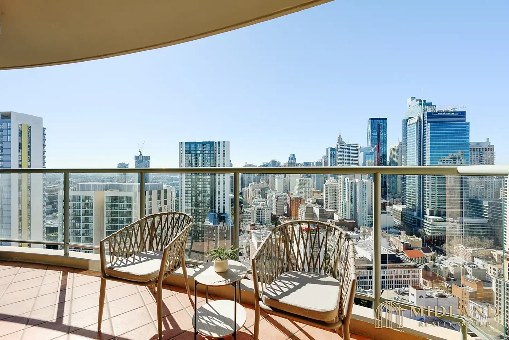 Haymarket 2房 时尚朝北公寓，可饱览CBD全景 Stylish North-Facing Apartment with Panoramic CBD Views