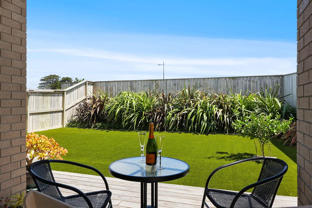 Clarks Beach 3房  Modern Coastal Living-Stunning Views - Corner site