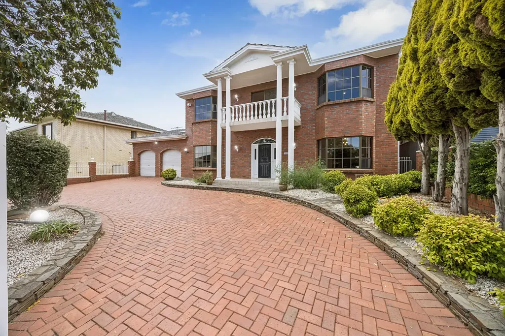 Rostrevor 5部屋 Exceptional Family Estate with Tennis Court Luxury in Premium Rostrevor