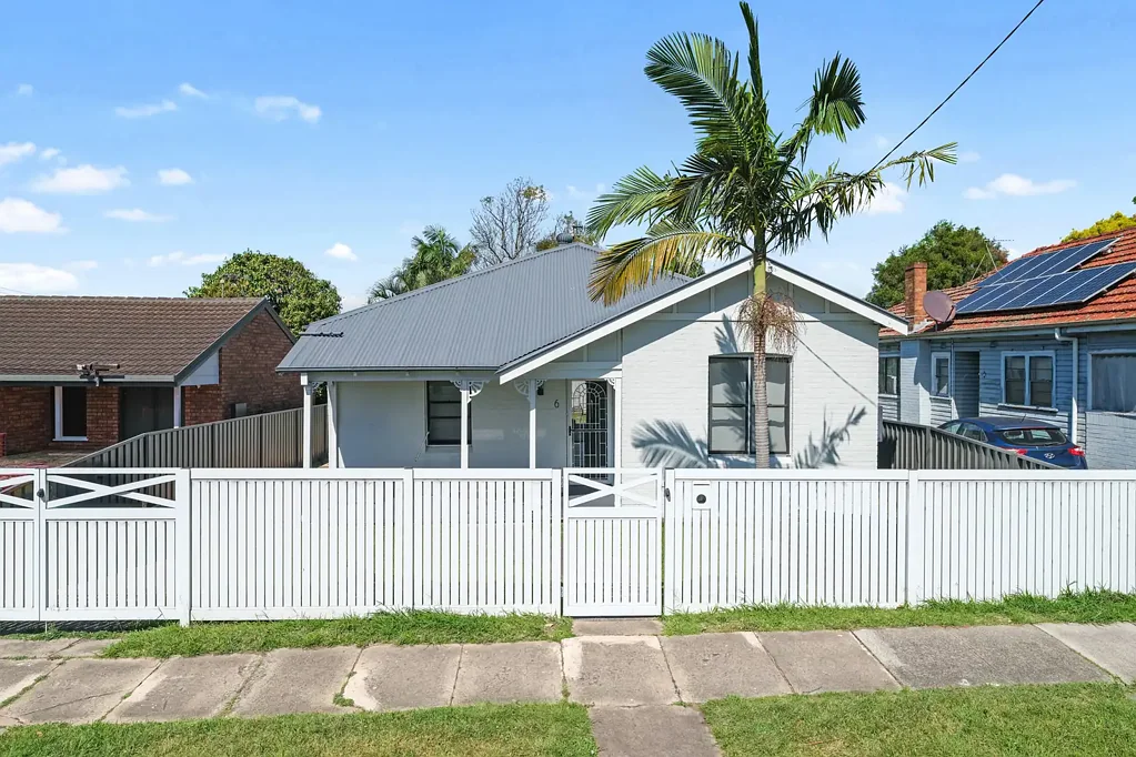 Mayfield 3 Slaapkamer Put simply, a spacious Mayfield home with plenty of room to make it your own