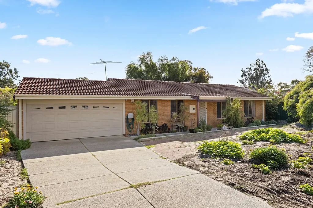 Marangaroo 3침실 Parkside Living, Huge 700sqm Block & Double Garage!