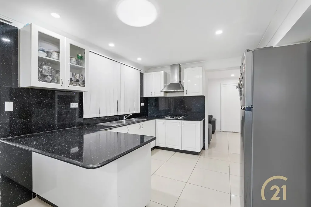5 Sindel Close, Bonnyrigg, NSW 2177