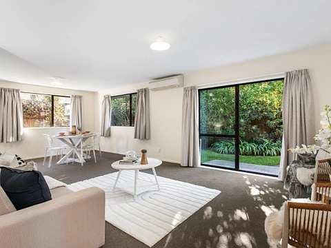 Sydenham 3部屋 Peaceful, Private & Packed with Potential!