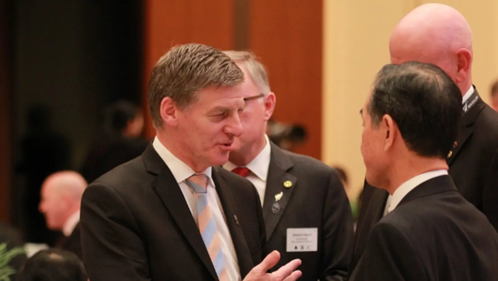 新西兰总理Bill English抵达出访亚洲的第二站——香港