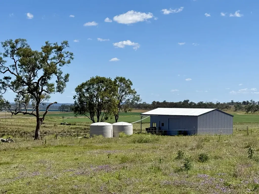 Mount Marshall Peaceful acreage with stunning views, just minutes to Allora