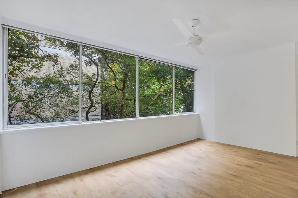 Bright One Bedroom Apartment with leafy outlook