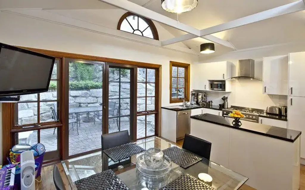 Modern Terrace Home