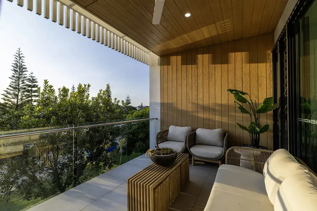 Bokarina 4chambre Sophisticated Coastal Living in a Premier Beachside Setting