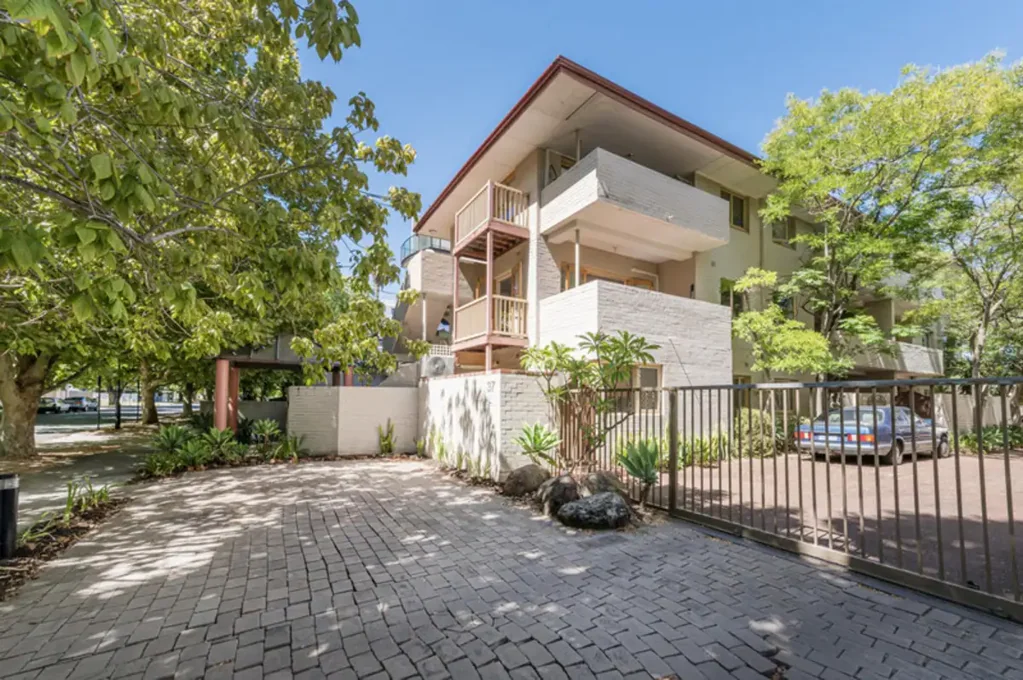 South Perth 1房  BEAUTIFUL VIEWS, LOW MAINTENANCE AND MOVE IN READY!