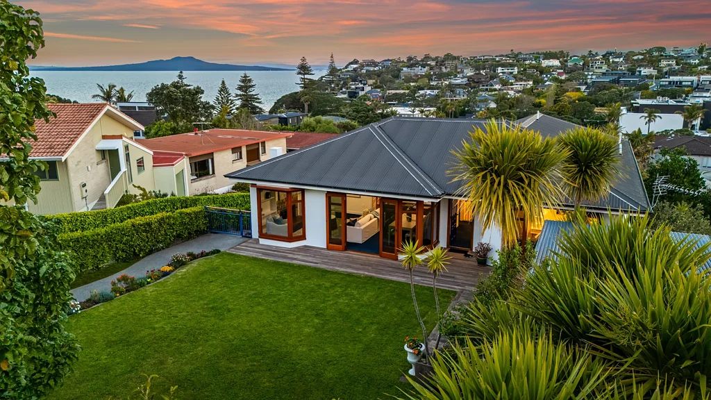 Mairangi Bay 4कमरा Land, Sea Views & Unlimited Possibilities